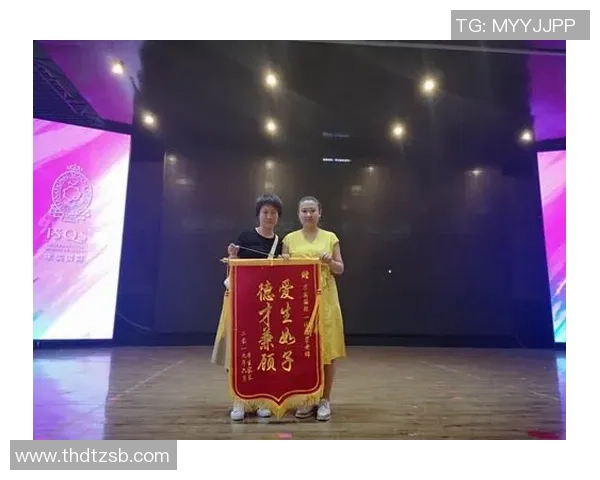 儿童足球节目精彩纷呈小小球员展现无限潜力与团队精神